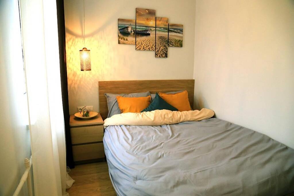 Bright Apartment,For 1-4,Near Old Town วิลนีอุส ภายนอก รูปภาพ